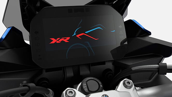 BMW F900XR image 6