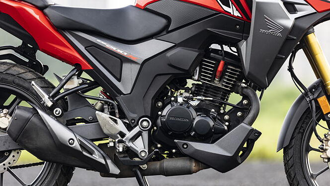 Honda CB200X image 9