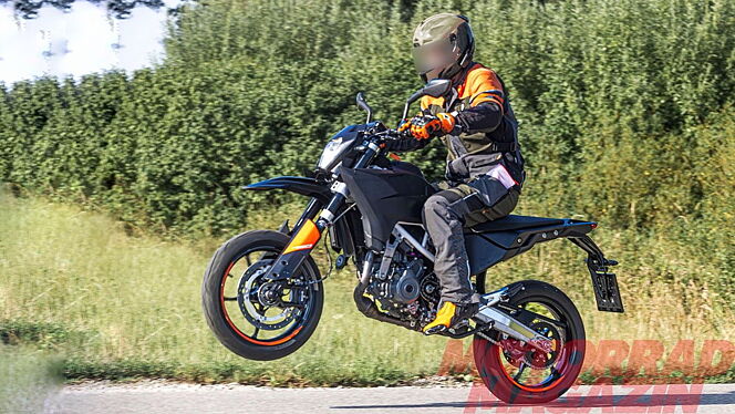 KTM 390 SMC R Review – Features, Performance, and Design