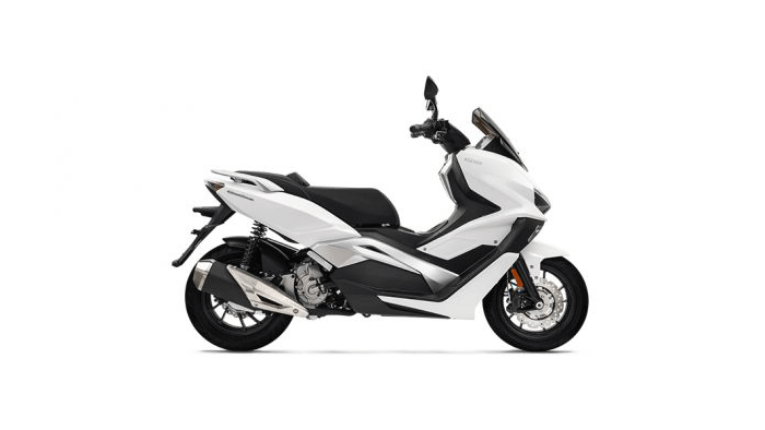 Keeway Vieste 300 Review – Features, Performance, and Design