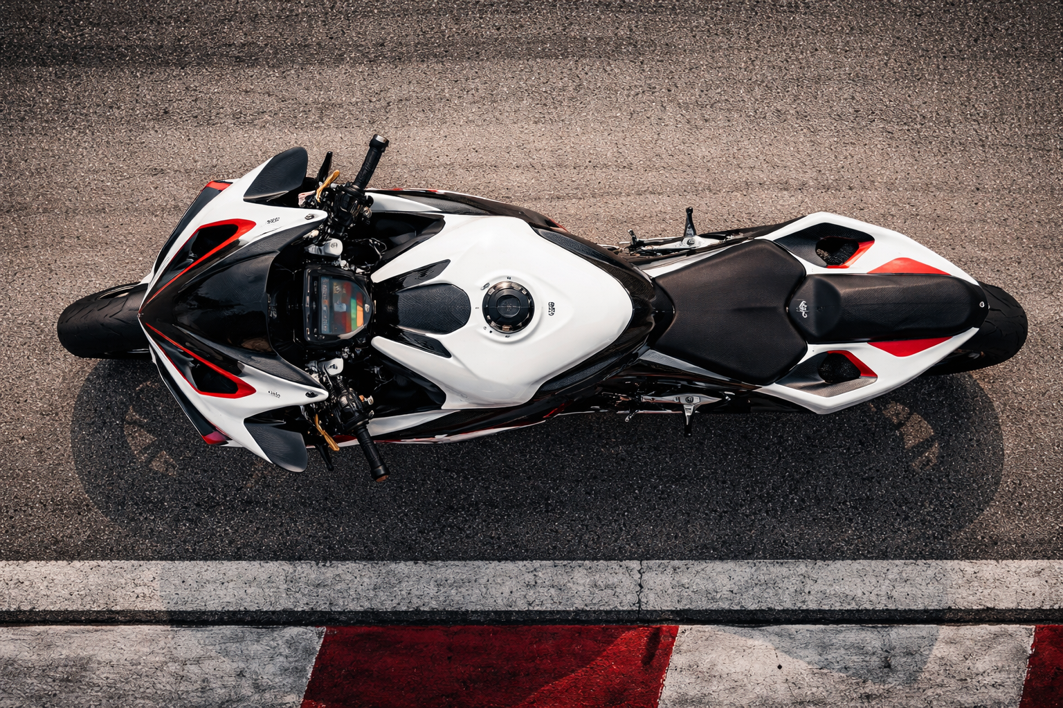 CFMoto V4 SR-RR image 3