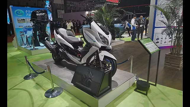 Suzuki Unveils Burgman Hydrogen at Japan Mobility Show 2025