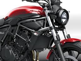 Kawasaki Unveils Eliminator 400 Plaza Edition with New Features and Striking Maroon-Black Livery